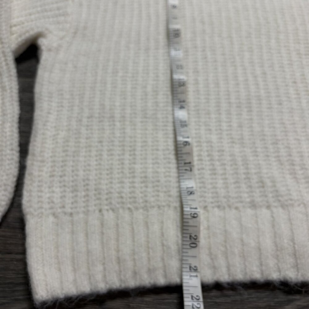 Old Navy Knit Turtleneck Sweater XS Winter White Chunky Preppy Oversized - Picture 7 of 9